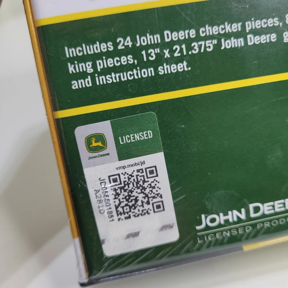 John Deere Checkers Game with Themed Board, Checkers and Tractor Kings NEW - Picture 6 of 10